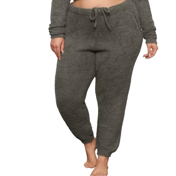 SKIMS Pants - SKIMS Teddy Sherpa Jogger in Juniper